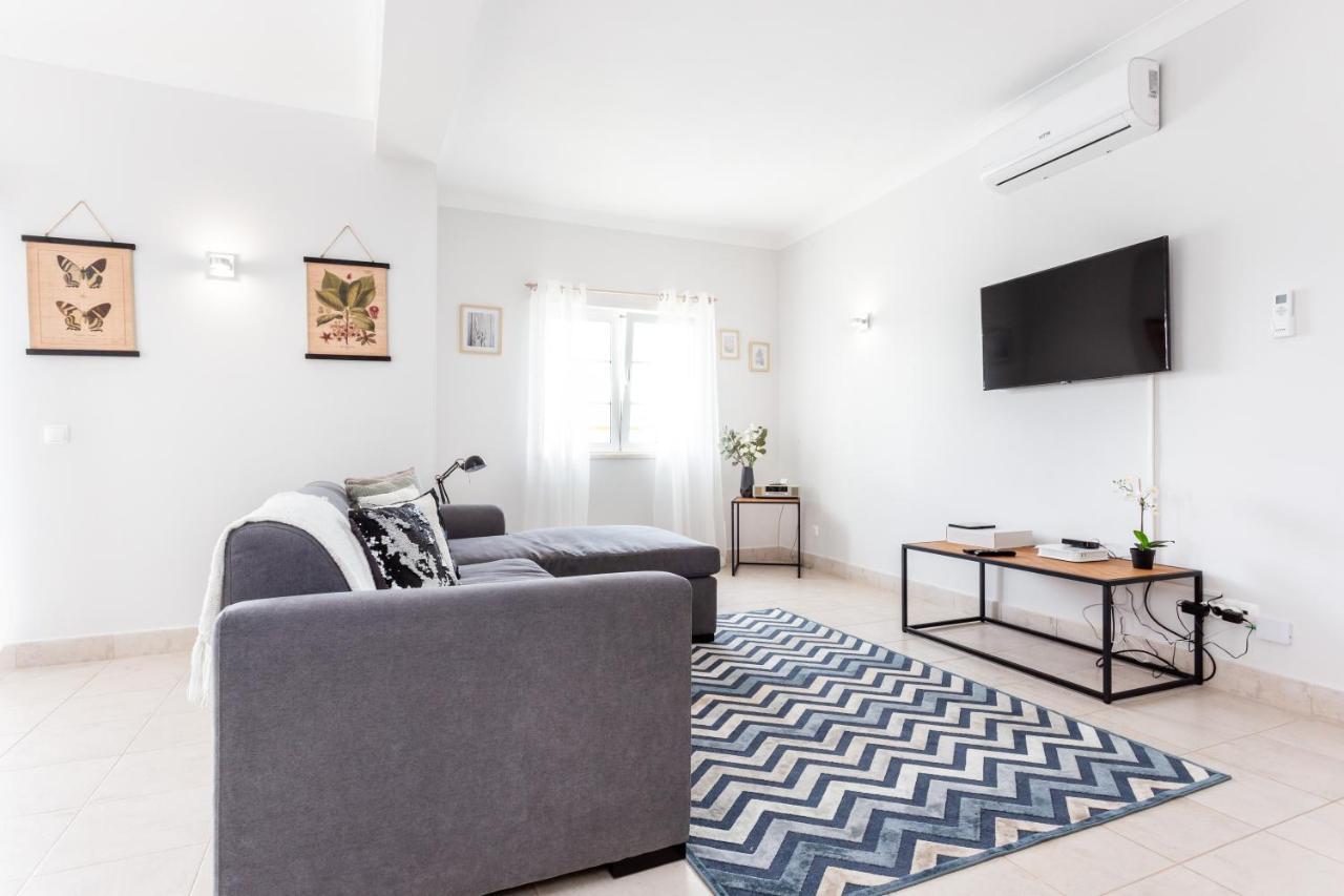 Qev - Santo Antonio Apartment Budens Luaran gambar