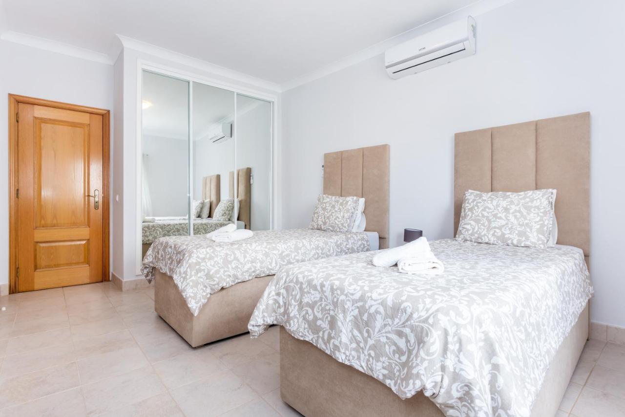 Qev - Santo Antonio Apartment Budens Luaran gambar