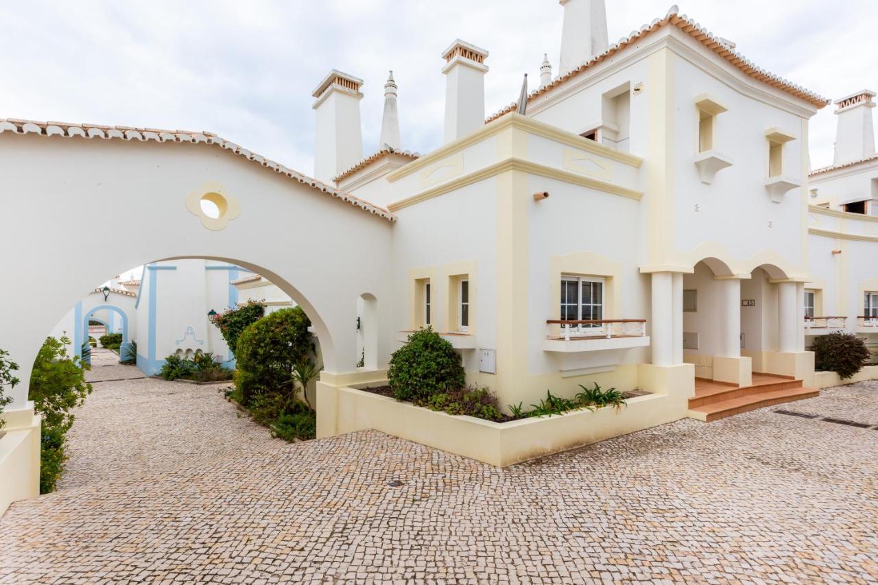 Qev - Santo Antonio Apartment Budens Luaran gambar