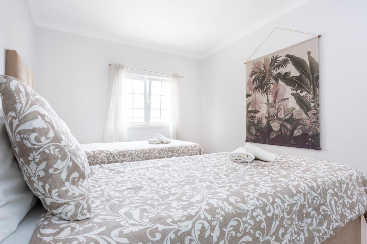 Qev - Santo Antonio Apartment Budens Luaran gambar